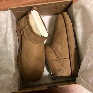 UGG Ultra Mini Boots in Chestnut